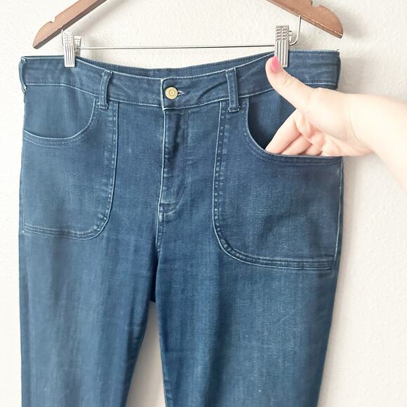 Pilcro the Icon Flare Jean Patch Pockets Women’s Size 32‎ mid-dark wash - Picture 3 of 16